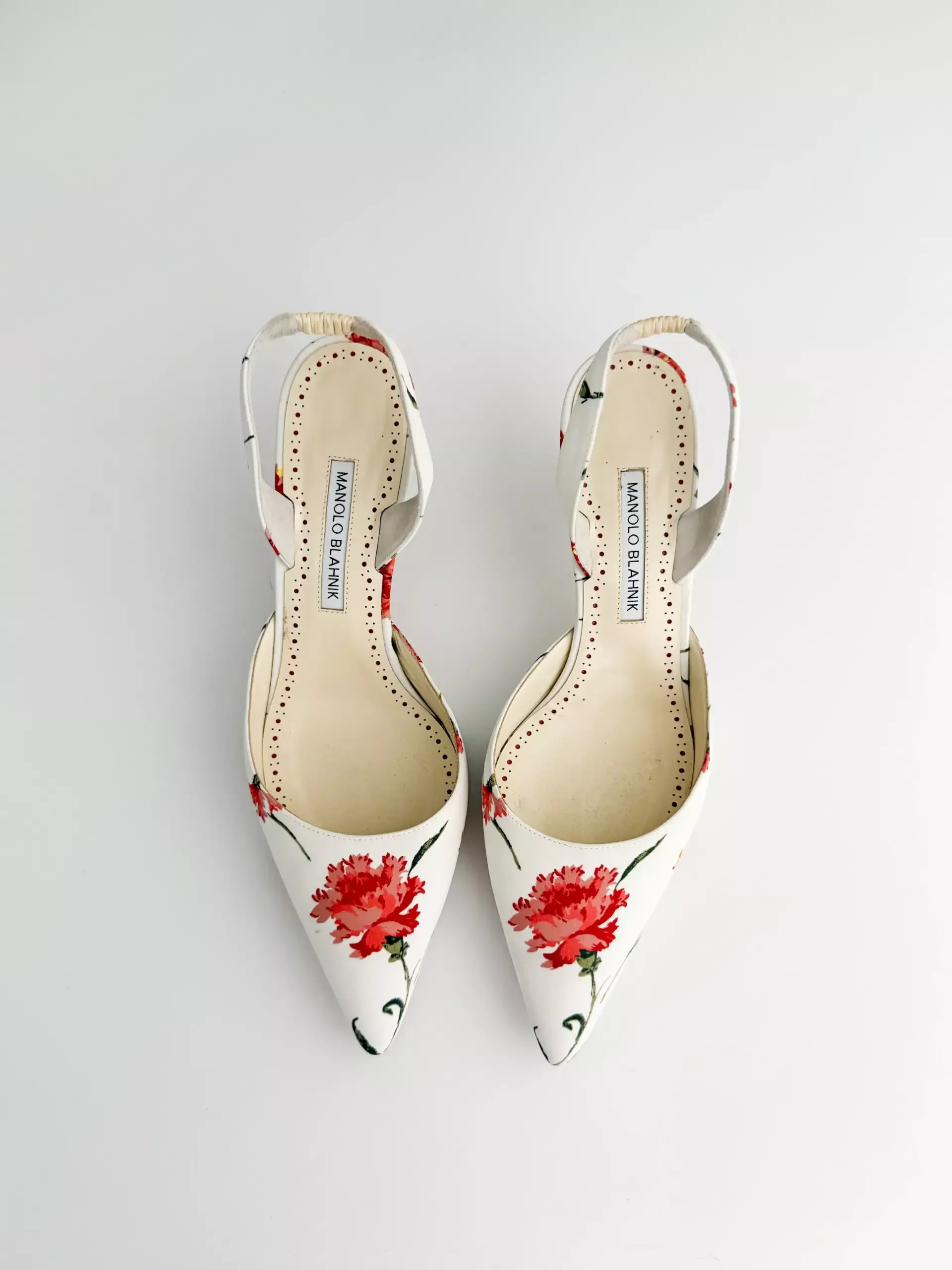 IMG_9761 Manolo Blahnik White Floral Slingback Mule Heels (US 9 / IT 39.5) - Image 1